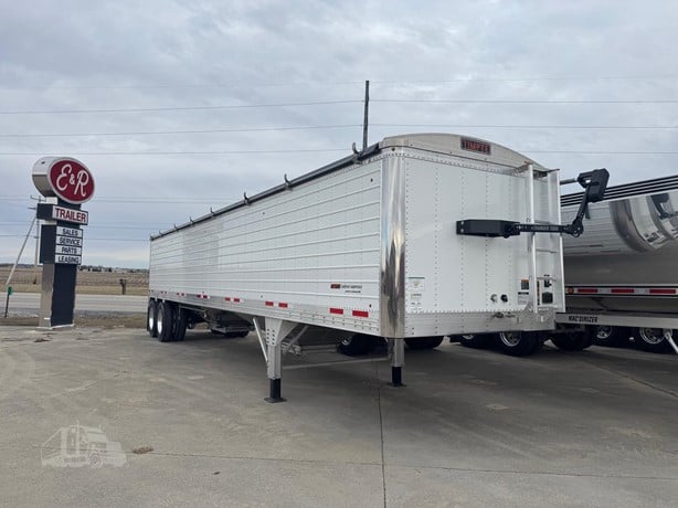 Timpte Hopper Grain Trailer Profile View